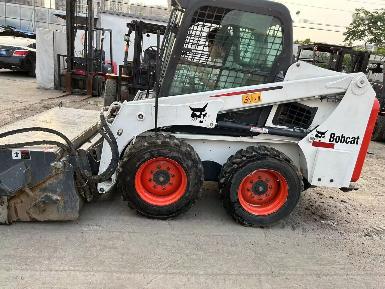 Bobcat S450 - Šmykom riadený nakladač: obrázok 2 Bobcat S450 - Šmykom riadený nakladač: obrázok 2
