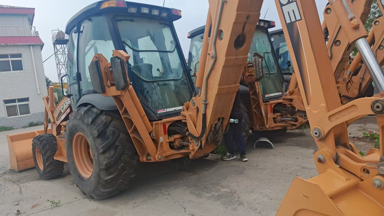 CASE 590 - Rýpadlo-nakladač: obrázok 3 CASE 590 - Rýpadlo-nakladač: obrázok 3