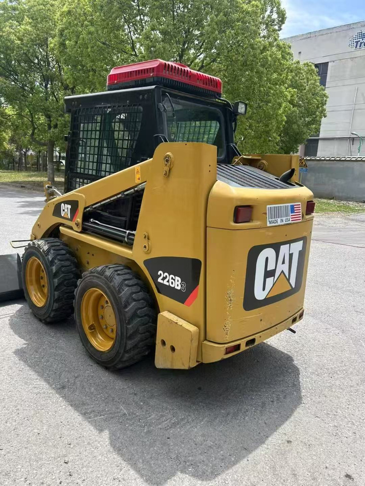 CAT 226B3 - Šmykom riadený nakladač: obrázok 5 CAT 226B3 - Šmykom riadený nakladač: obrázok 5
