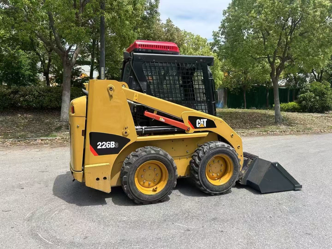 CAT 226B3 - Šmykom riadený nakladač: obrázok 1 CAT 226B3 - Šmykom riadený nakladač: obrázok 1