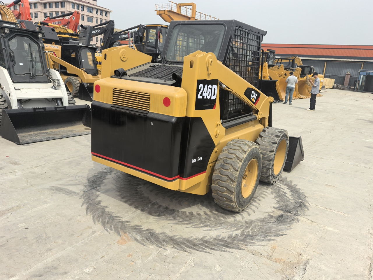 CAT 246D - Šmykom riadený nakladač: obrázok 5 CAT 246D - Šmykom riadený nakladač: obrázok 5