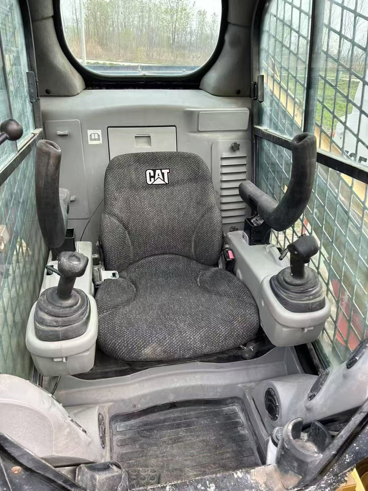 Šmykom riadený nakladač CATERPILLAR 246C: obrázok 6 Šmykom riadený nakladač CATERPILLAR 246C: obrázok 6