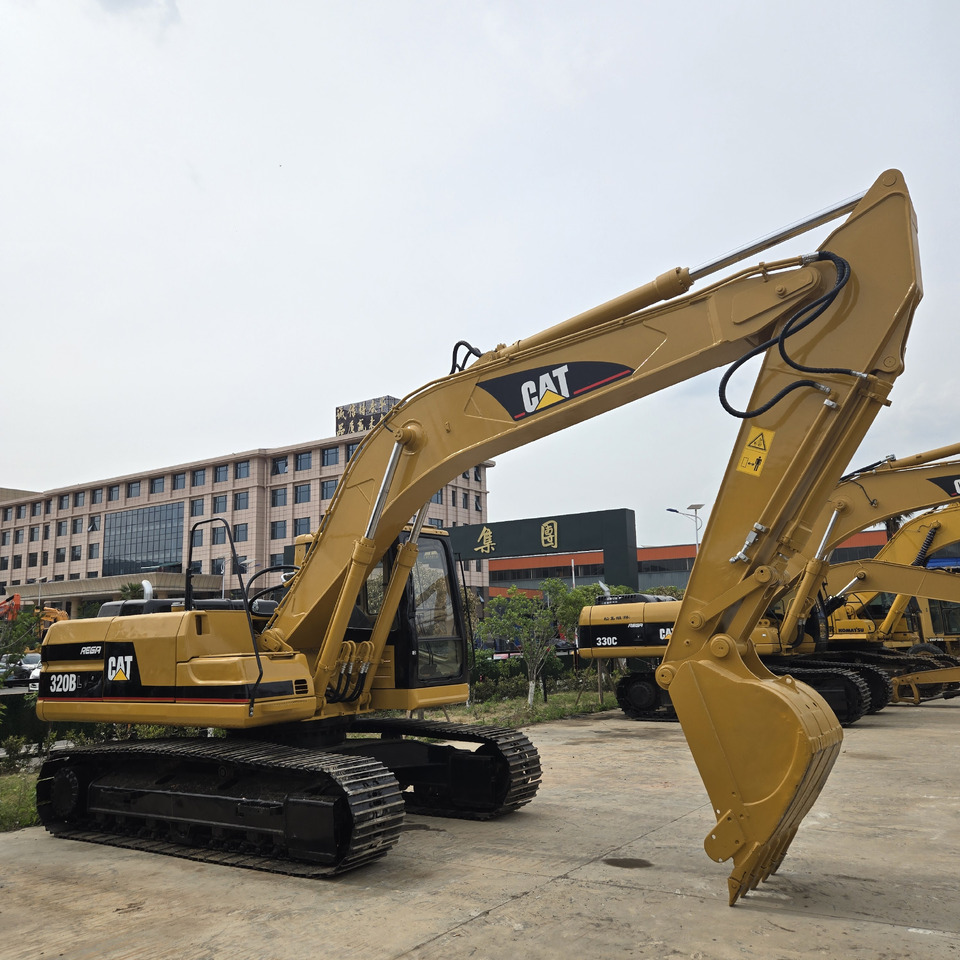 CATERPILLAR 320BL - Pásové rýpadlo: obrázok 3 CATERPILLAR 320BL - Pásové rýpadlo: obrázok 3