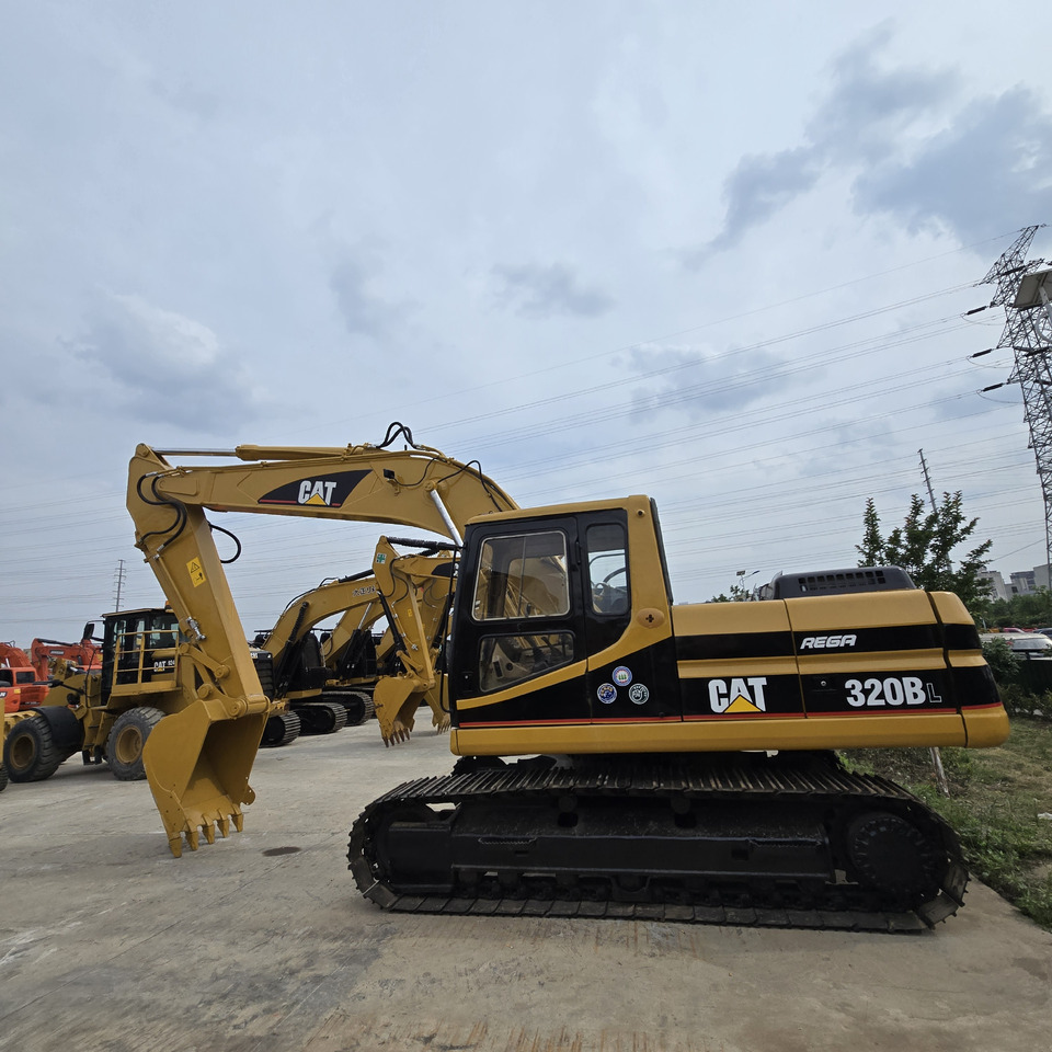 CATERPILLAR 320BL - Pásové rýpadlo: obrázok 2 CATERPILLAR 320BL - Pásové rýpadlo: obrázok 2