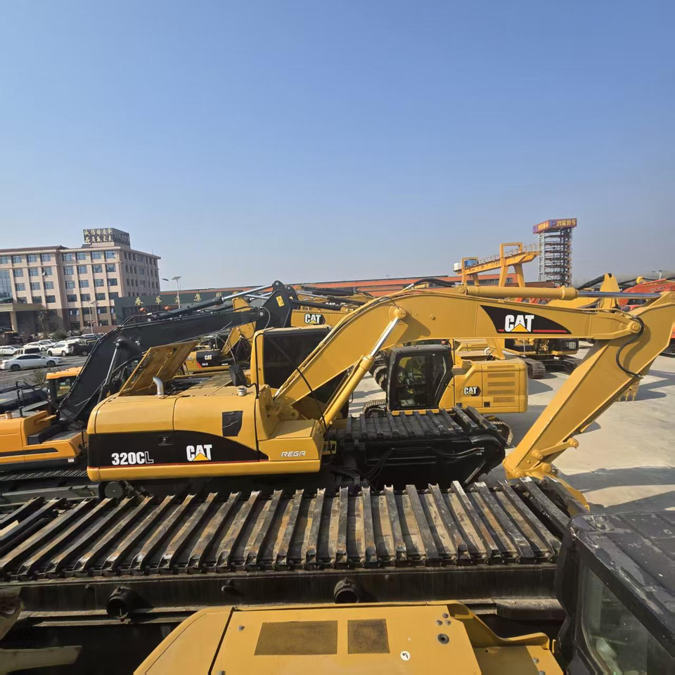 CATERPILLAR 320C - Plovoucí rýpadlo: obrázok 4 CATERPILLAR 320C - Plovoucí rýpadlo: obrázok 4