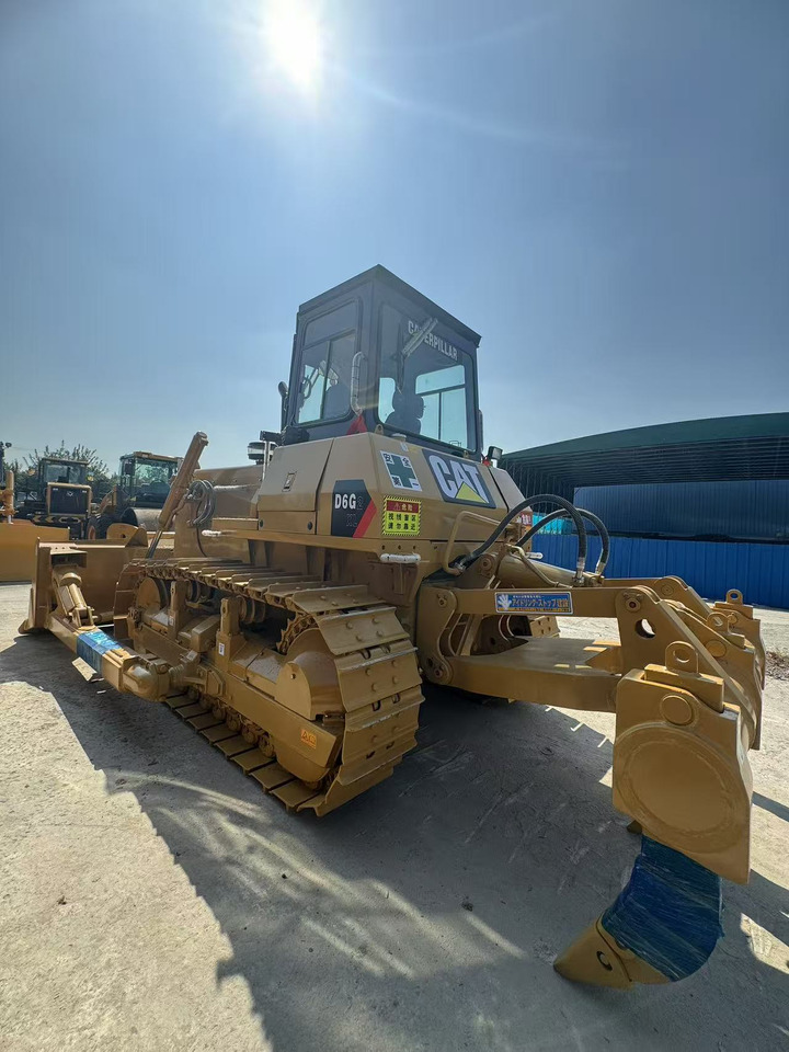 CATERPILLAR D6G - Buldozér: obrázok 3 CATERPILLAR D6G - Buldozér: obrázok 3