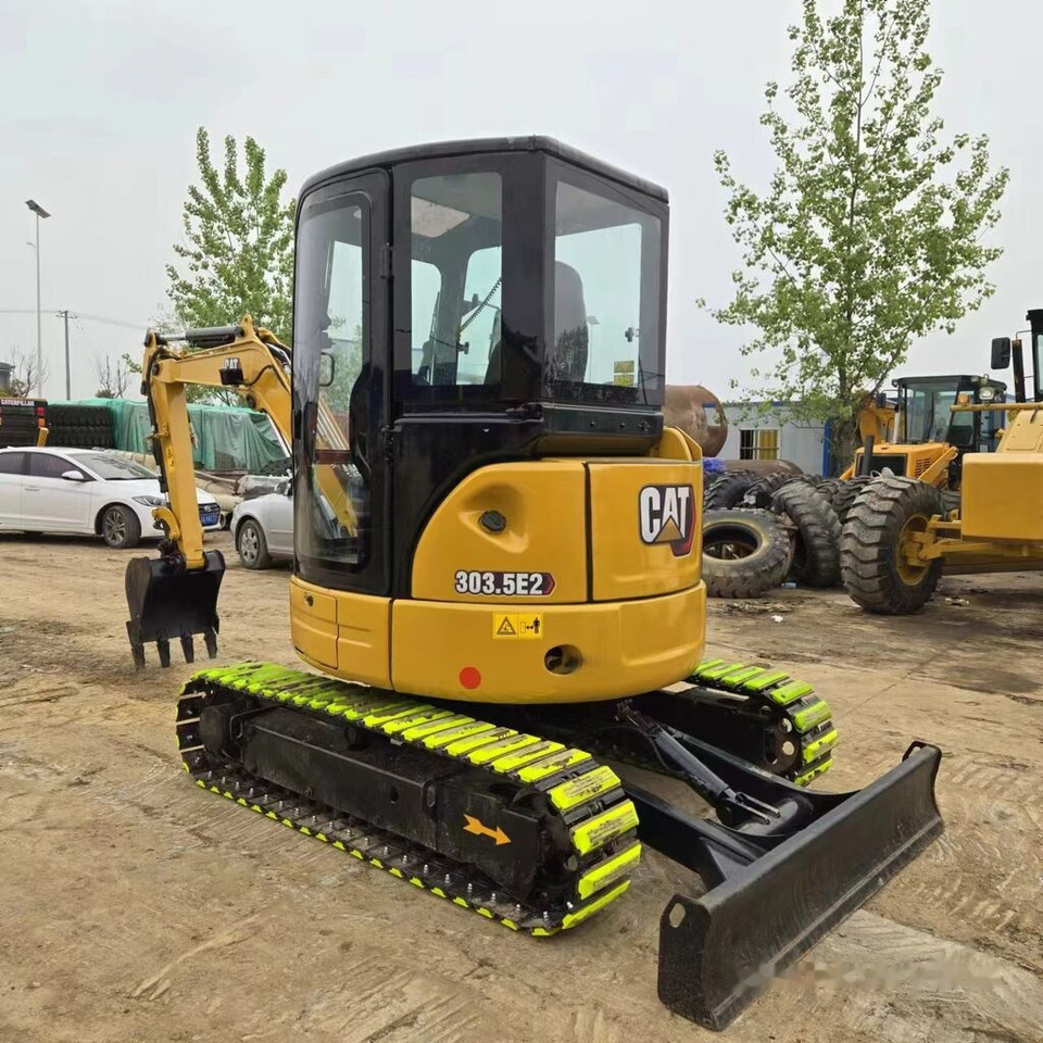 Caterpillar 303.5E2 - Mini rýpadlo: obrázok 3 Caterpillar 303.5E2 - Mini rýpadlo: obrázok 3