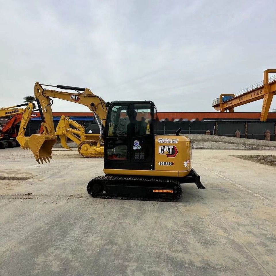 Caterpillar 305.5E2 - Mini rýpadlo: obrázok 3 Caterpillar 305.5E2 - Mini rýpadlo: obrázok 3