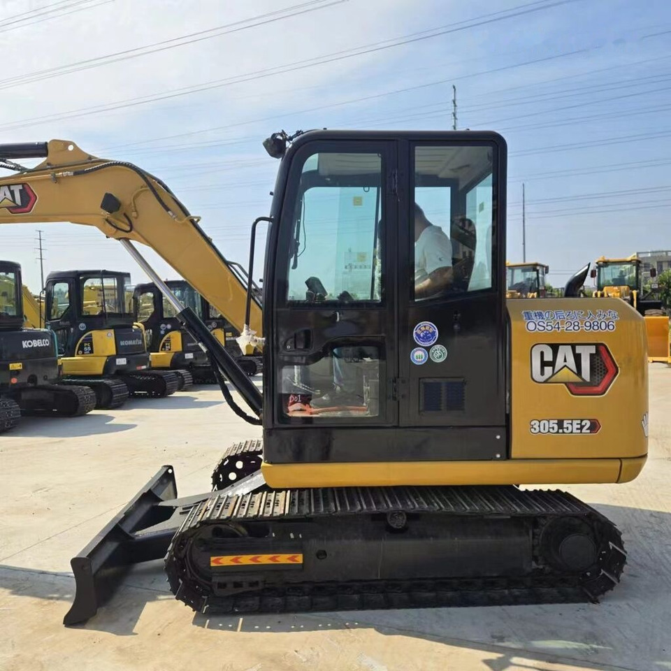 Caterpillar 305.5E2 - Mini rýpadlo: obrázok 3 Caterpillar 305.5E2 - Mini rýpadlo: obrázok 3