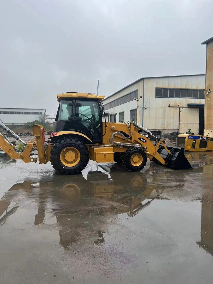 Caterpillar 420F - Rýpadlo-nakladač: obrázok 3 Caterpillar 420F - Rýpadlo-nakladač: obrázok 3
