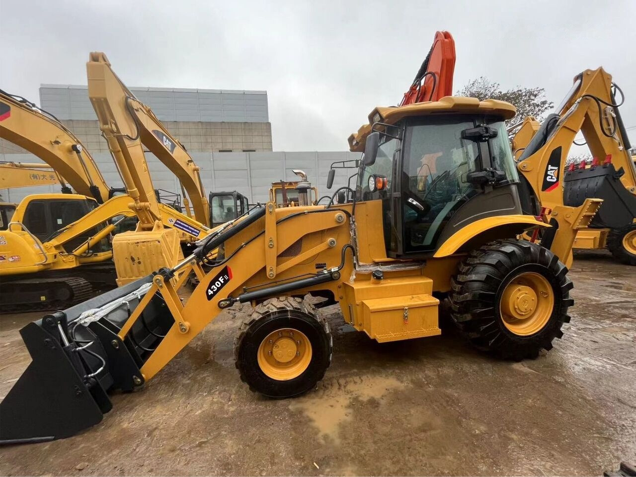 Caterpillar 430F - Rýpadlo-nakladač: obrázok 5 Caterpillar 430F - Rýpadlo-nakladač: obrázok 5