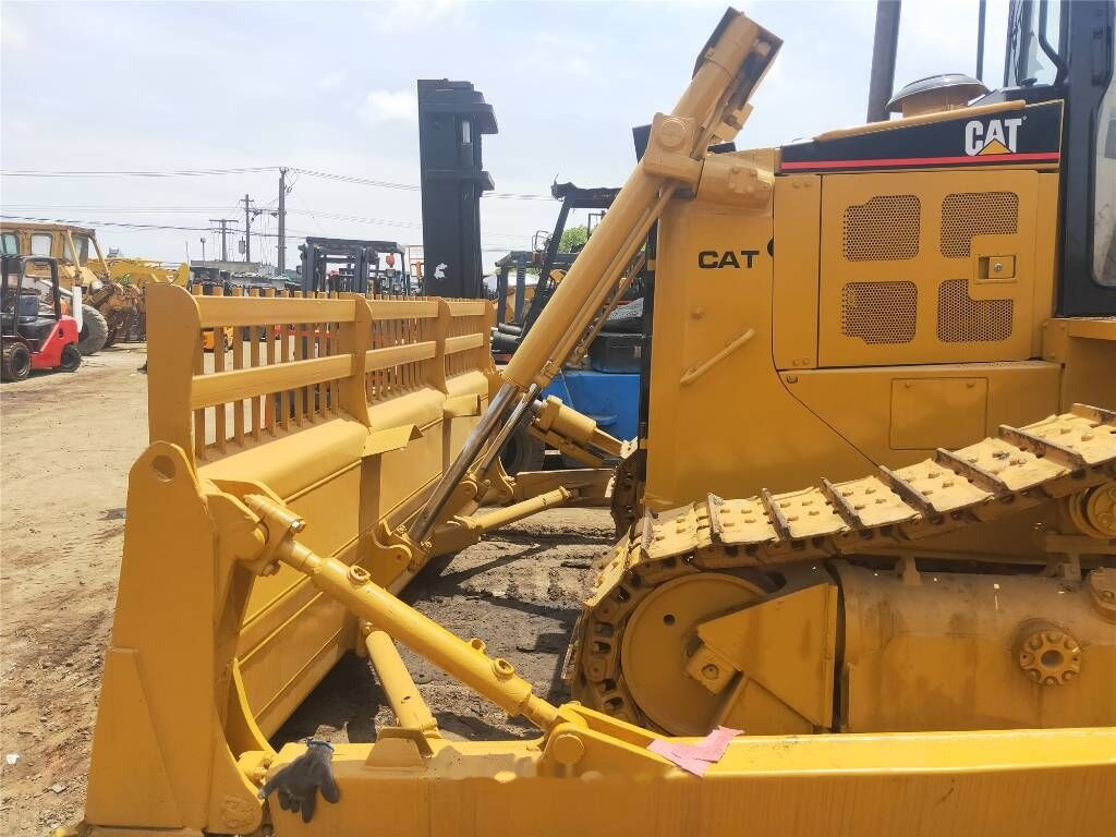 Caterpillar D 6 R - Buldozér: obrázok 1 Caterpillar D 6 R - Buldozér: obrázok 1