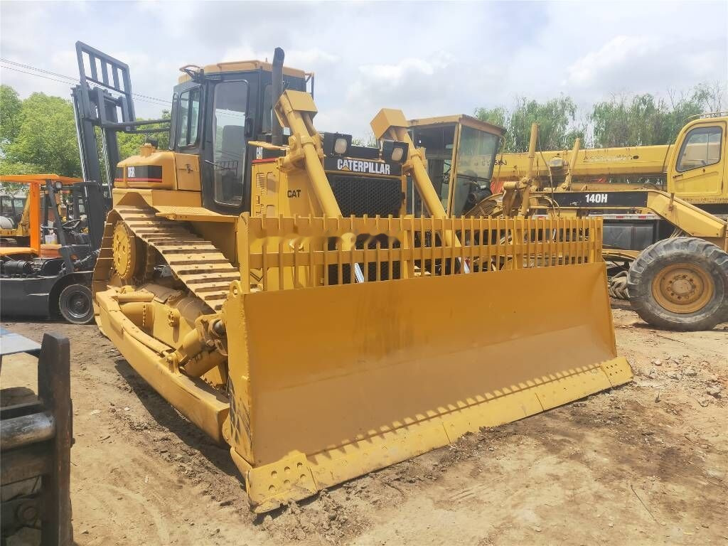 Caterpillar D 6 R - Buldozér: obrázok 4 Caterpillar D 6 R - Buldozér: obrázok 4