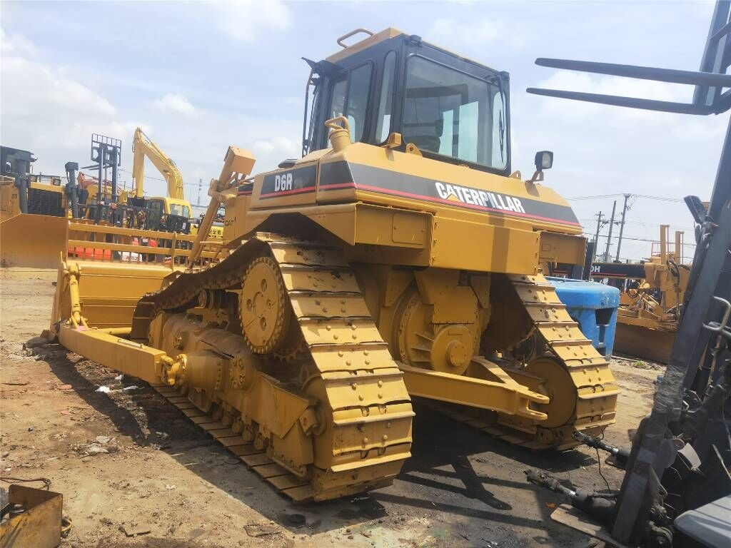 Caterpillar D 6 R - Buldozér: obrázok 5 Caterpillar D 6 R - Buldozér: obrázok 5