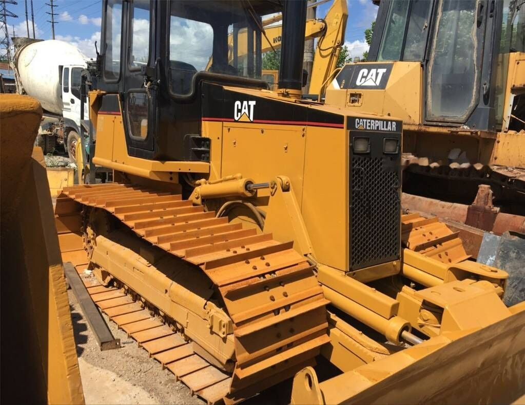 Caterpillar D4C - Buldozér: obrázok 2 Caterpillar D4C - Buldozér: obrázok 2