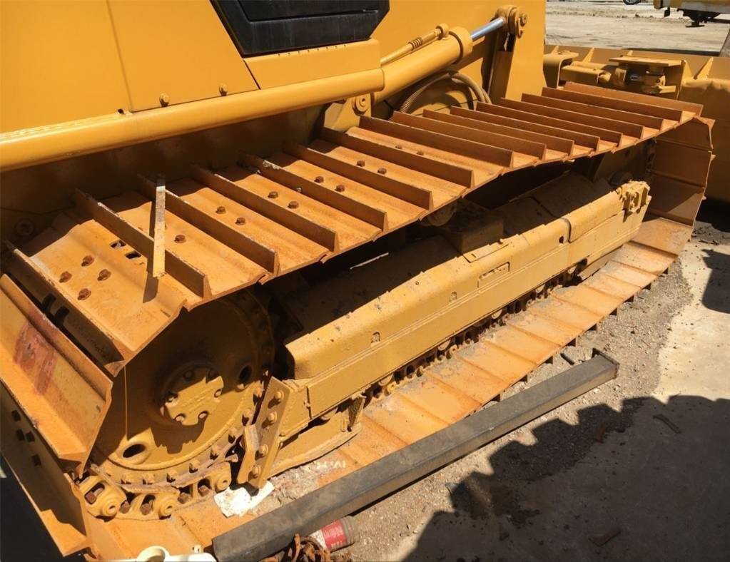 Caterpillar D4C - Buldozér: obrázok 1 Caterpillar D4C - Buldozér: obrázok 1