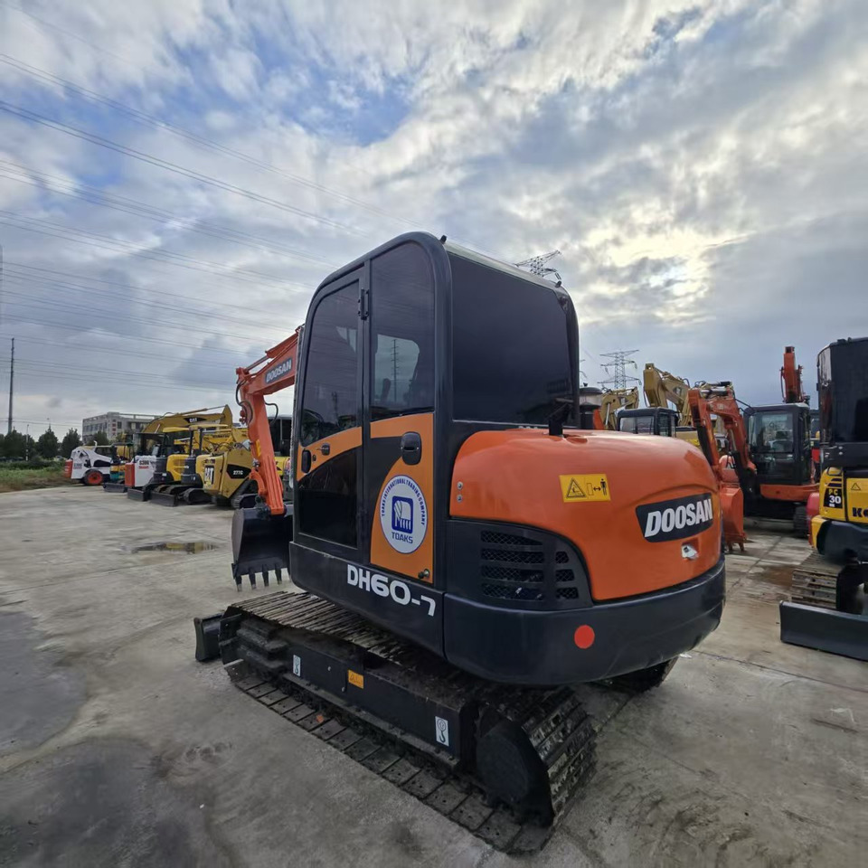 DOOSAN DH60-7 - Mini rýpadlo: obrázok 4 DOOSAN DH60-7 - Mini rýpadlo: obrázok 4