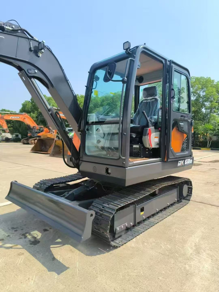 DOOSAN DX60D - Mini rýpadlo: obrázok 2 DOOSAN DX60D - Mini rýpadlo: obrázok 2