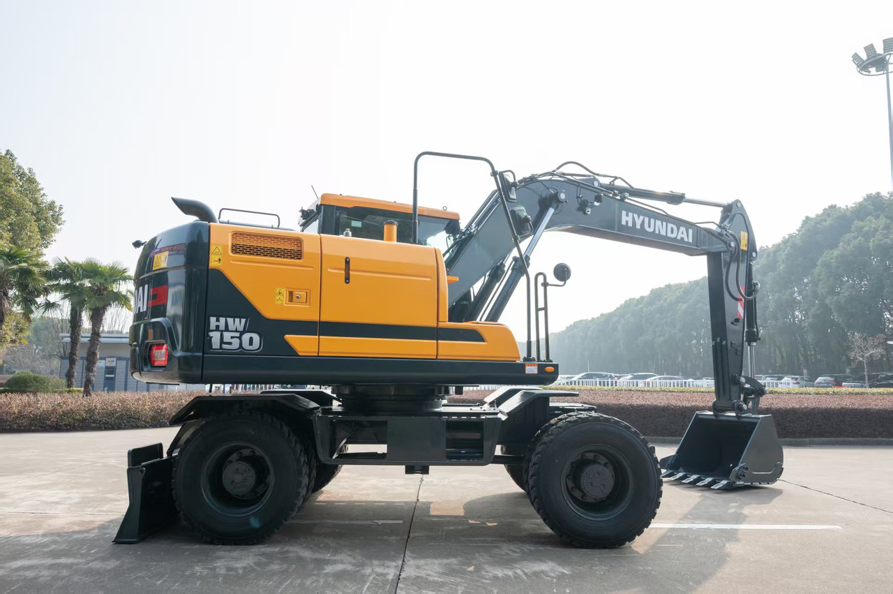 HYUNDAI HW150 - Kolesové rýpadlo: obrázok 4 HYUNDAI HW150 - Kolesové rýpadlo: obrázok 4