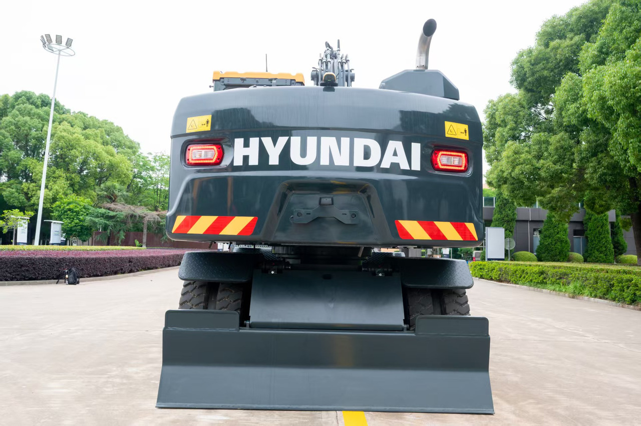 HYUNDAI HW155 - Kolesové rýpadlo: obrázok 2 HYUNDAI HW155 - Kolesové rýpadlo: obrázok 2