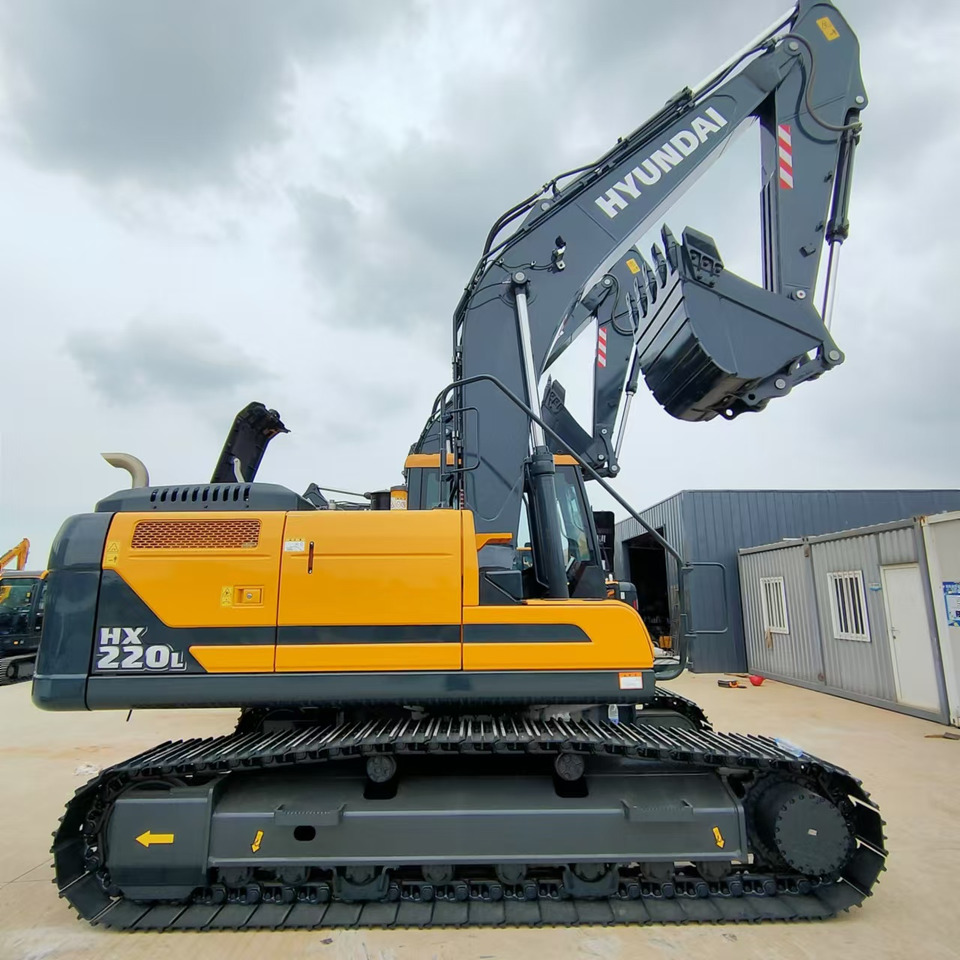 HYUNDAI HX220L - Pásové rýpadlo: obrázok 1 HYUNDAI HX220L - Pásové rýpadlo: obrázok 1
