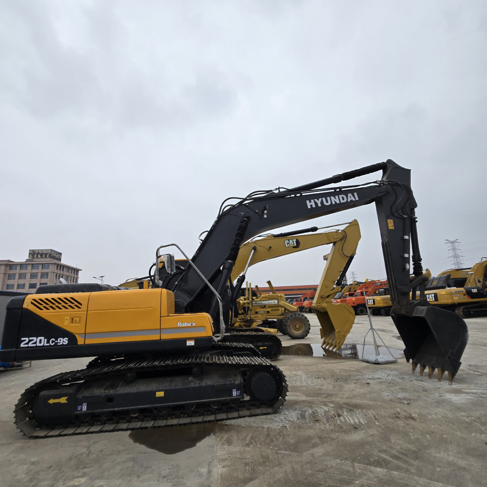 HYUNDAI R220LC-9S - Pásové rýpadlo: obrázok 1 HYUNDAI R220LC-9S - Pásové rýpadlo: obrázok 1