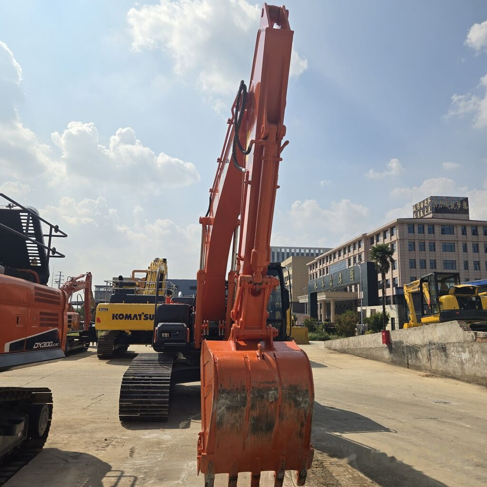 Hitachi ZX210 - Pásové rýpadlo: obrázok 1 Hitachi ZX210 - Pásové rýpadlo: obrázok 1