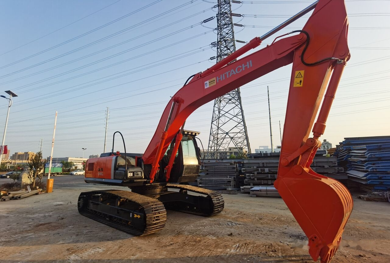 Hitachi ZX240 - Pásové rýpadlo: obrázok 3 Hitachi ZX240 - Pásové rýpadlo: obrázok 3
