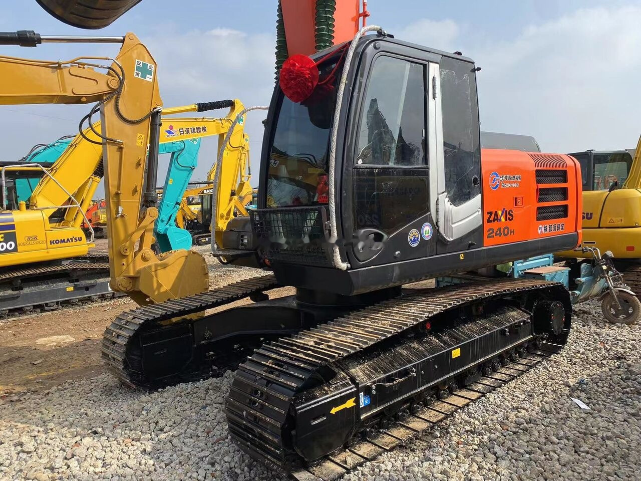 Hitachi ZX240H - Pásové rýpadlo: obrázok 4 Hitachi ZX240H - Pásové rýpadlo: obrázok 4