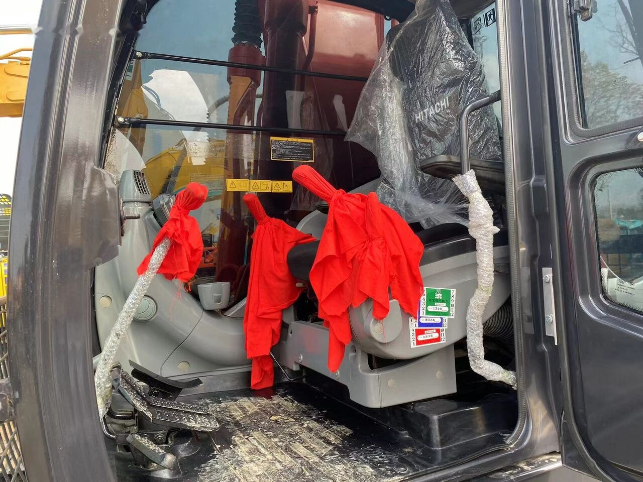 Hitachi ZX240H - Pásové rýpadlo: obrázok 1 Hitachi ZX240H - Pásové rýpadlo: obrázok 1