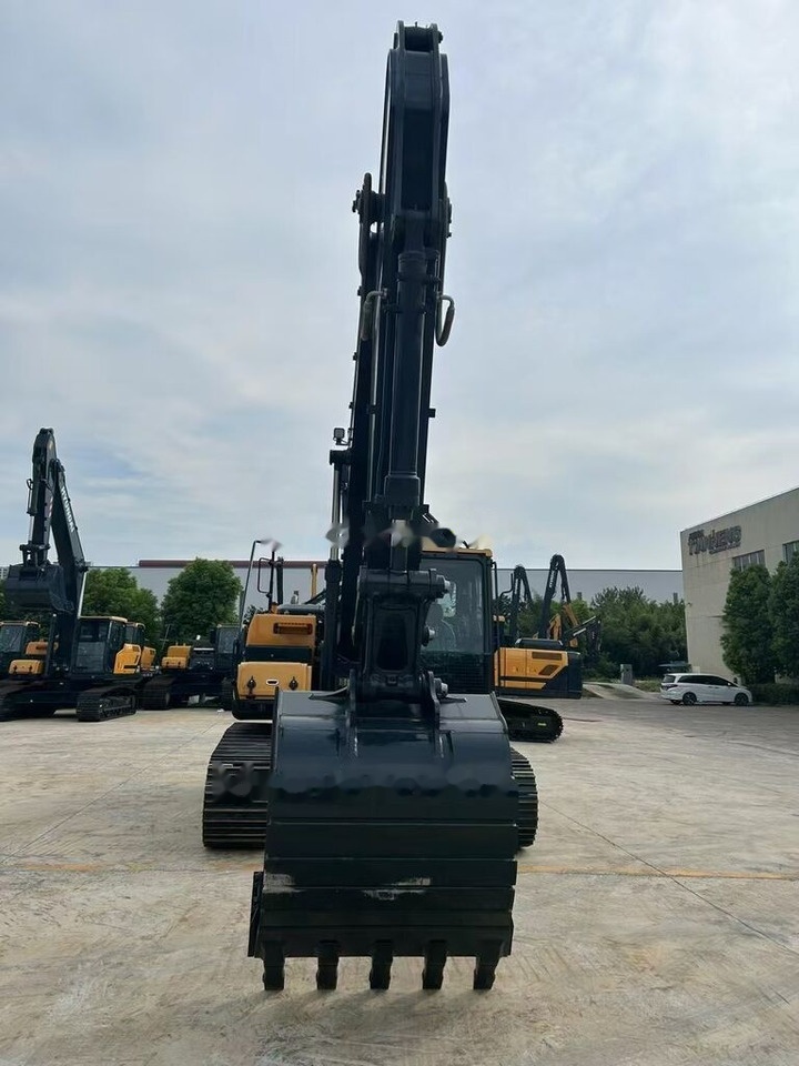 Hyundai HX220 - Pásové rýpadlo: obrázok 4 Hyundai HX220 - Pásové rýpadlo: obrázok 4