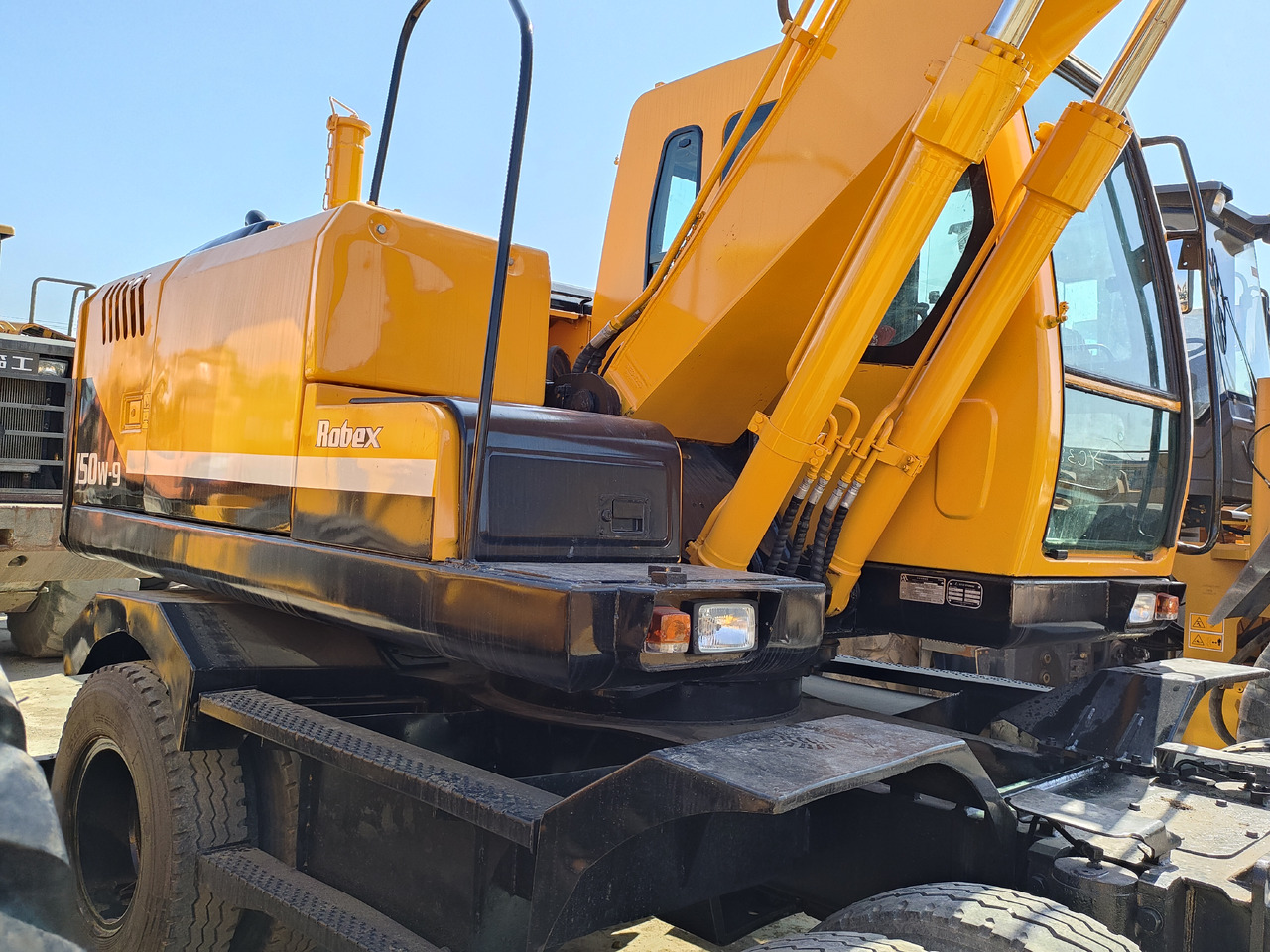 Hyundai R150W-9 - Kolesové rýpadlo: obrázok 4 Hyundai R150W-9 - Kolesové rýpadlo: obrázok 4