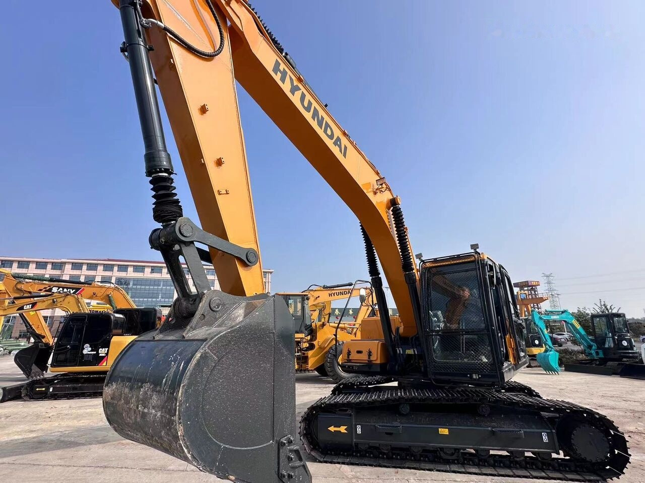 Hyundai R220-9S - Pásové rýpadlo: obrázok 4 Hyundai R220-9S - Pásové rýpadlo: obrázok 4