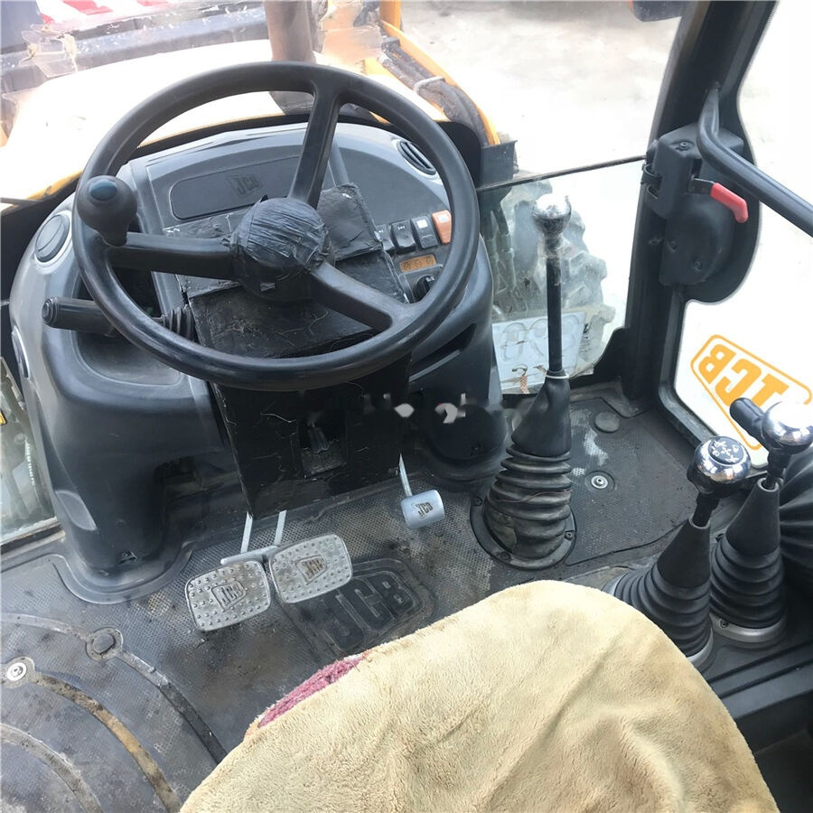 Rýpadlo-nakladač JCB 3CX-4T: obrázok 9 Rýpadlo-nakladač JCB 3CX-4T: obrázok 9