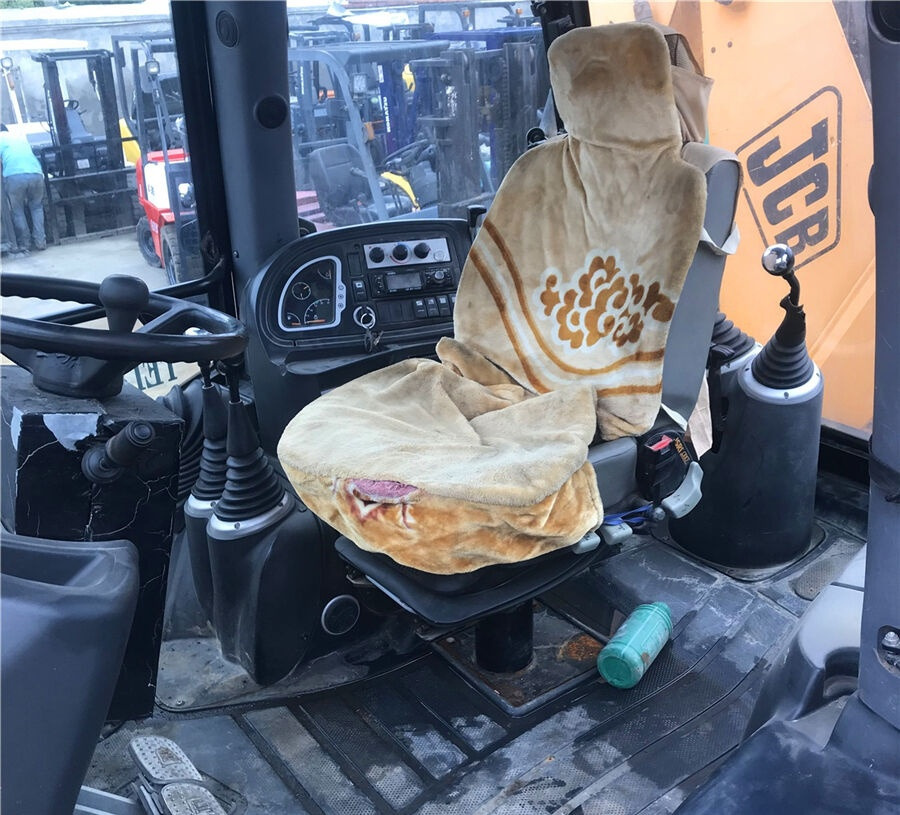 Rýpadlo-nakladač JCB 3CX-4T: obrázok 11 Rýpadlo-nakladač JCB 3CX-4T: obrázok 11