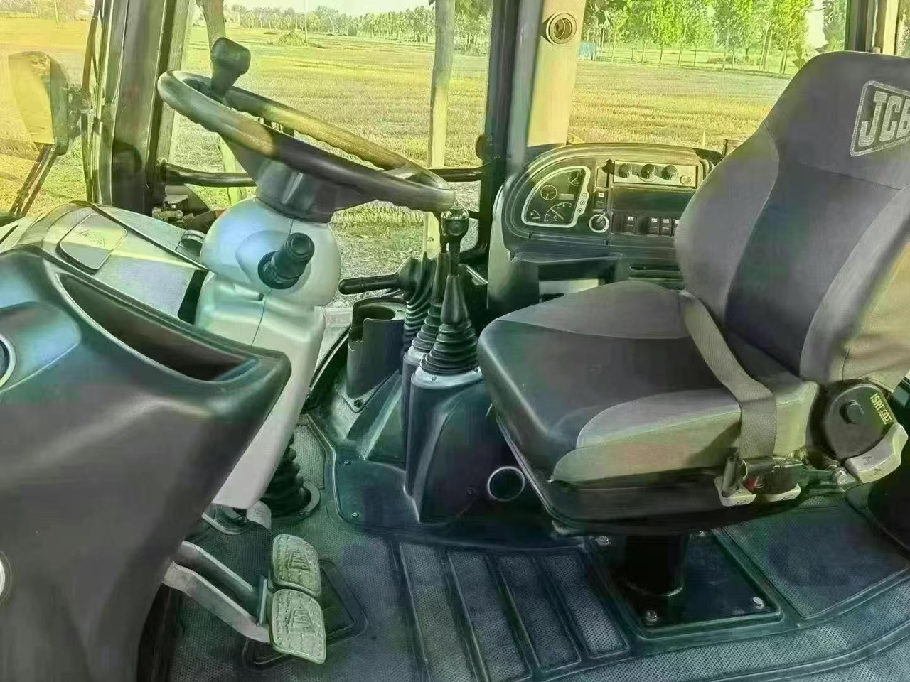 JCB 3CX - Rýpadlo-nakladač: obrázok 5 JCB 3CX - Rýpadlo-nakladač: obrázok 5
