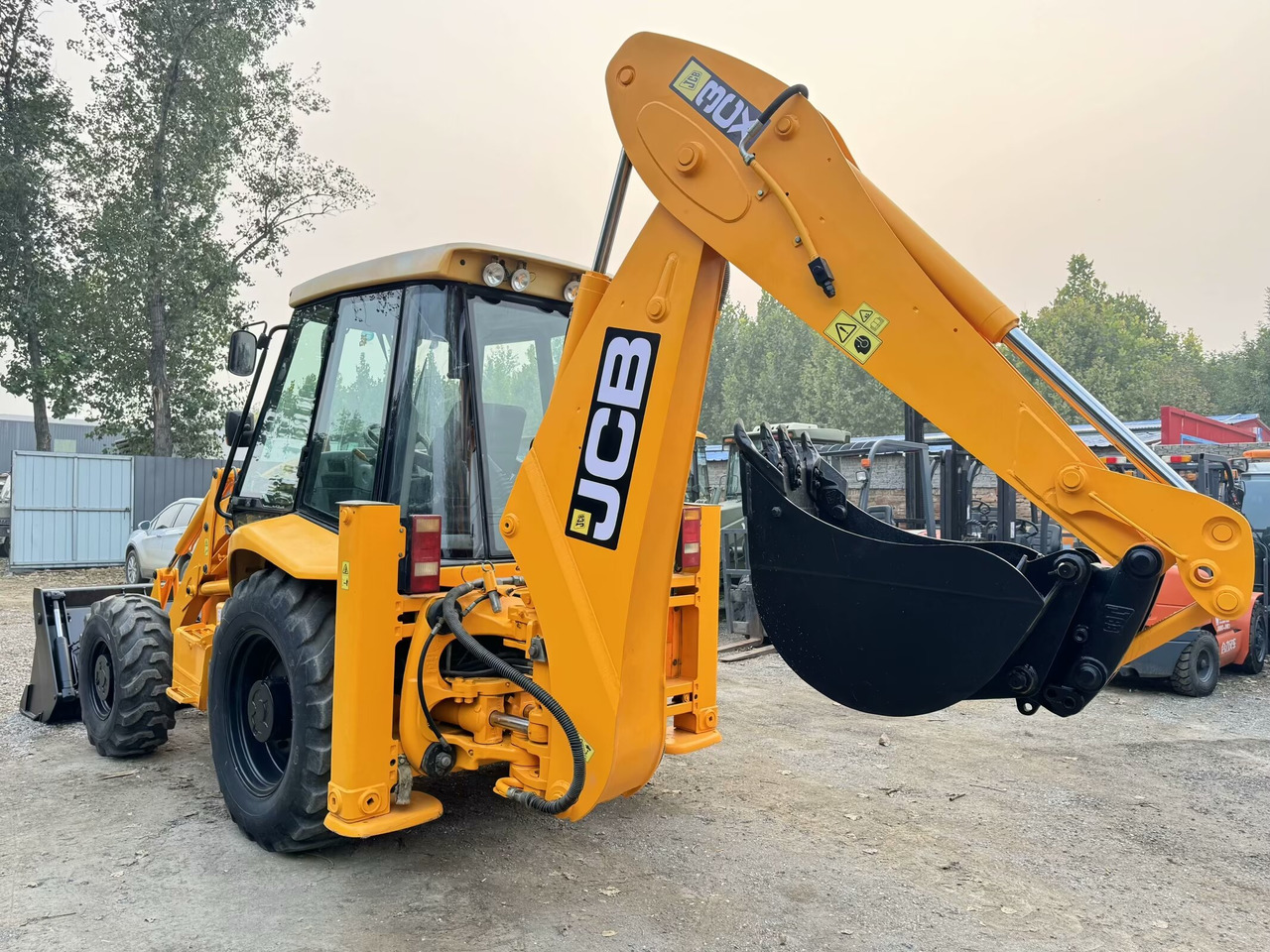 JCB 3CX - Rýpadlo-nakladač: obrázok 3 JCB 3CX - Rýpadlo-nakladač: obrázok 3