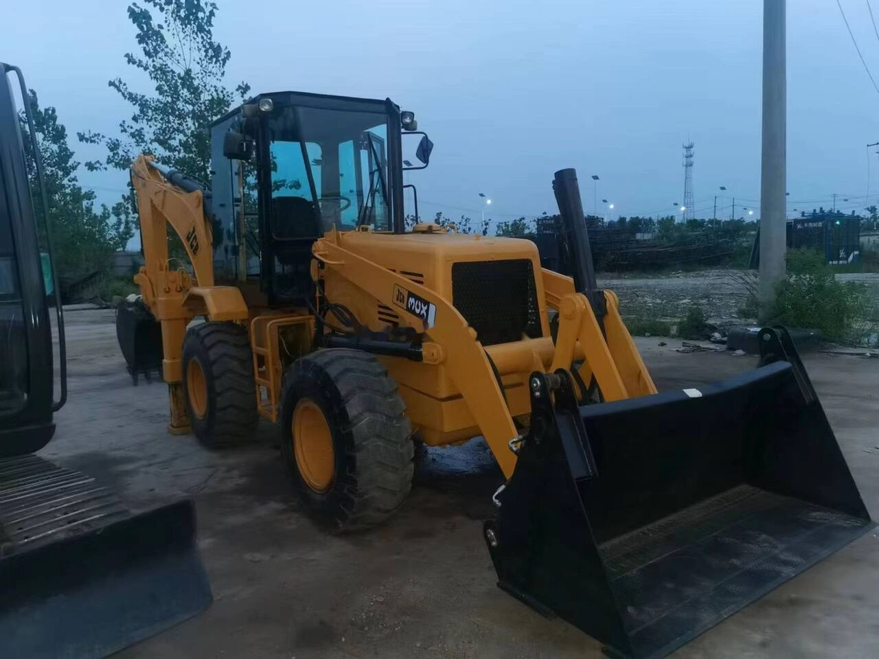 JCB 3CX - Rýpadlo-nakladač: obrázok 1 JCB 3CX - Rýpadlo-nakladač: obrázok 1