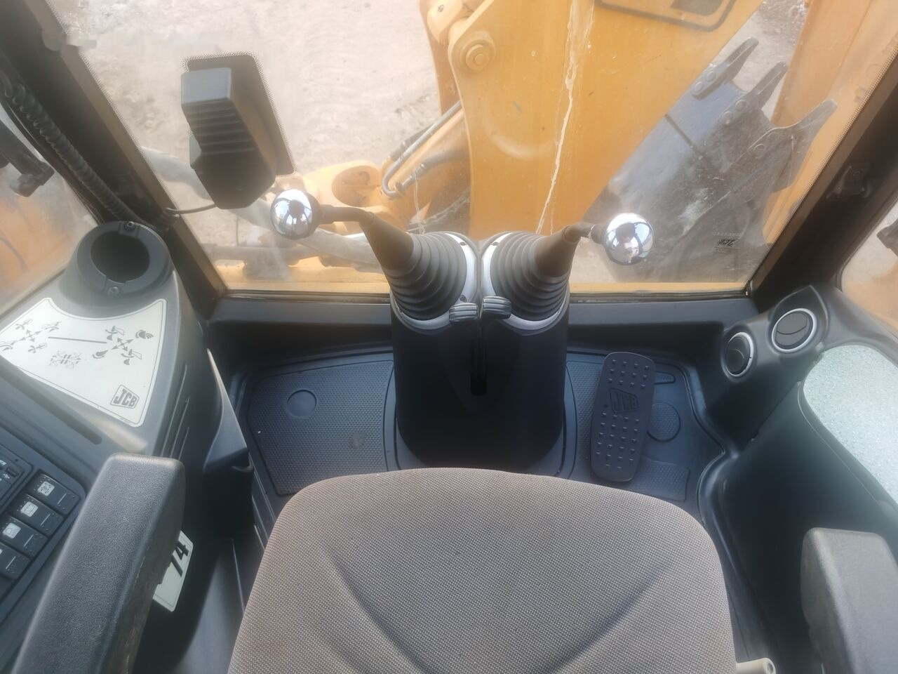 JCB 3CX - Rýpadlo-nakladač: obrázok 4 JCB 3CX - Rýpadlo-nakladač: obrázok 4