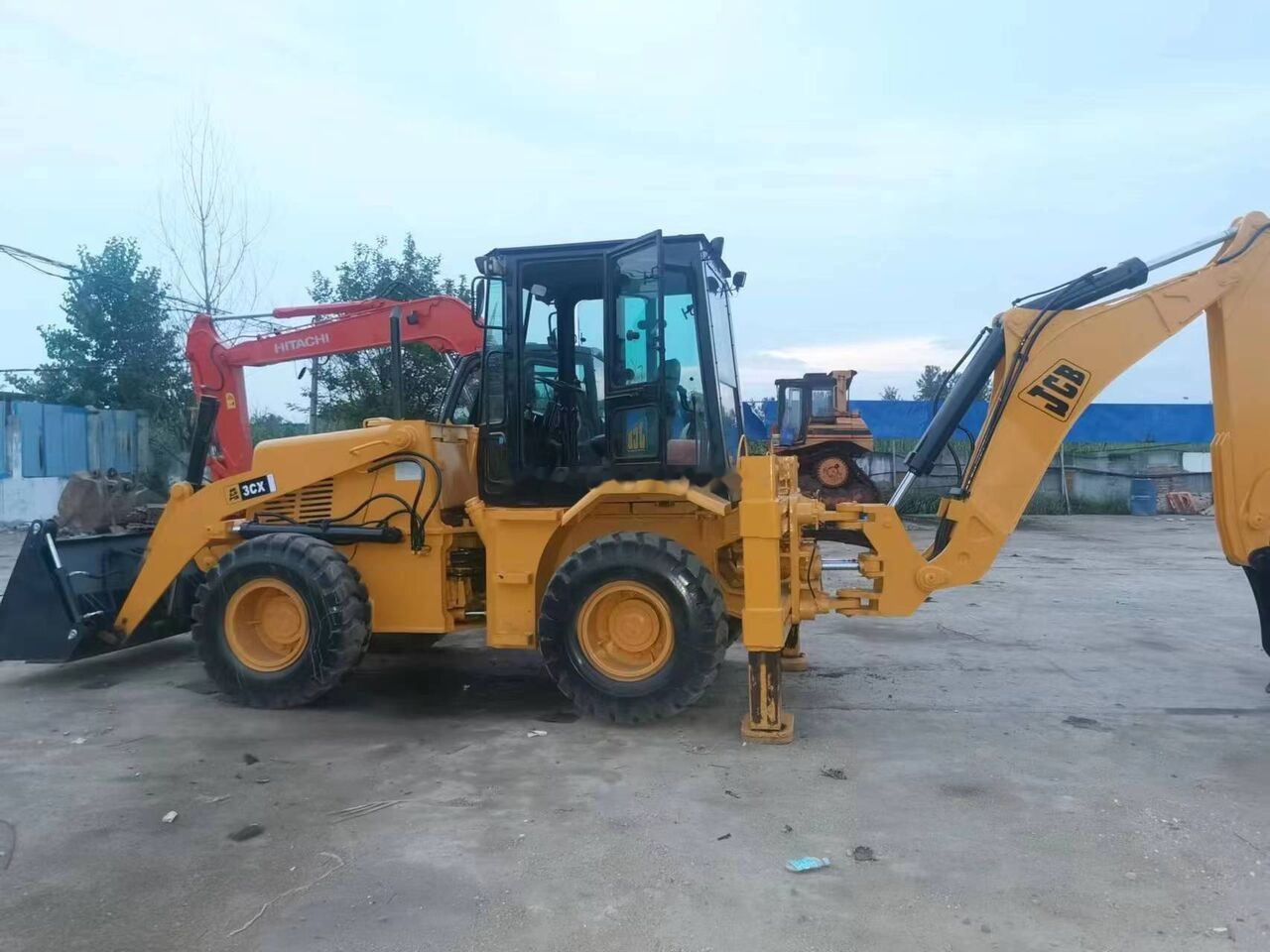 JCB 3CX - Rýpadlo-nakladač: obrázok 3 JCB 3CX - Rýpadlo-nakladač: obrázok 3