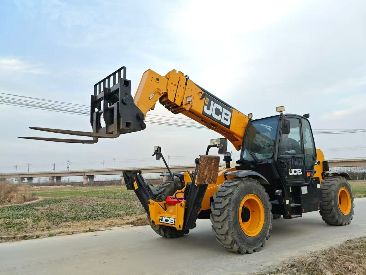 JCB 540-1700 - Ramenový prekladač: obrázok 1 JCB 540-1700 - Ramenový prekladač: obrázok 1