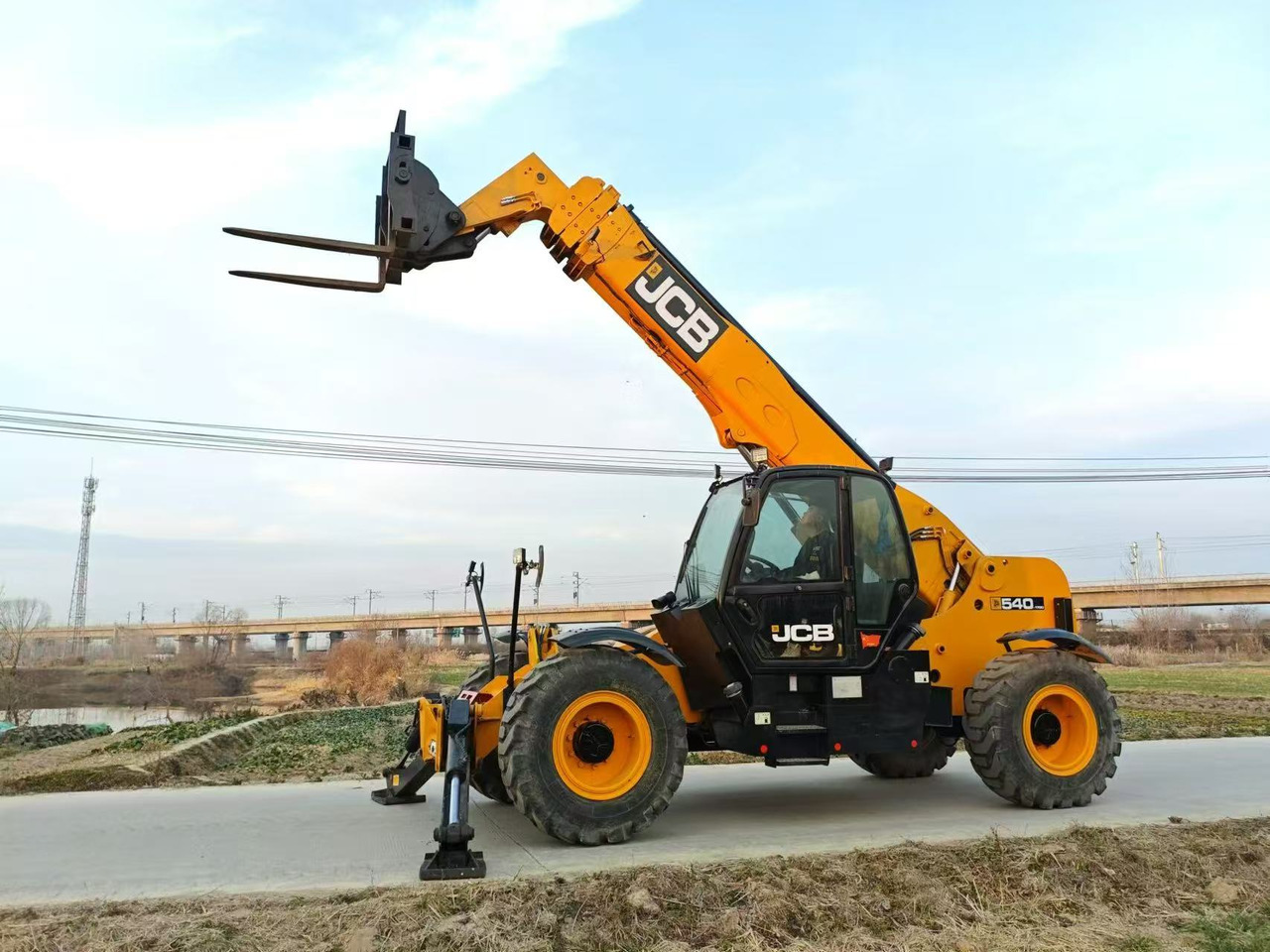 JCB 540-1700 - Ramenový prekladač: obrázok 4 JCB 540-1700 - Ramenový prekladač: obrázok 4
