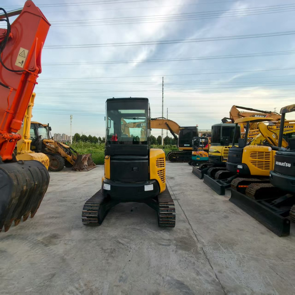 KOMATSU PC35 - Mini rýpadlo: obrázok 5 KOMATSU PC35 - Mini rýpadlo: obrázok 5