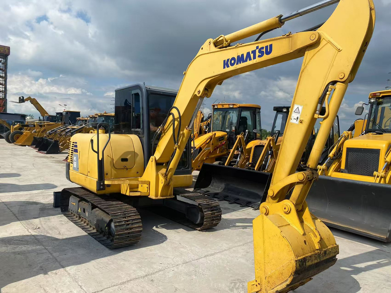KOMATSU PC56-7 - Mini rýpadlo: obrázok 4 KOMATSU PC56-7 - Mini rýpadlo: obrázok 4
