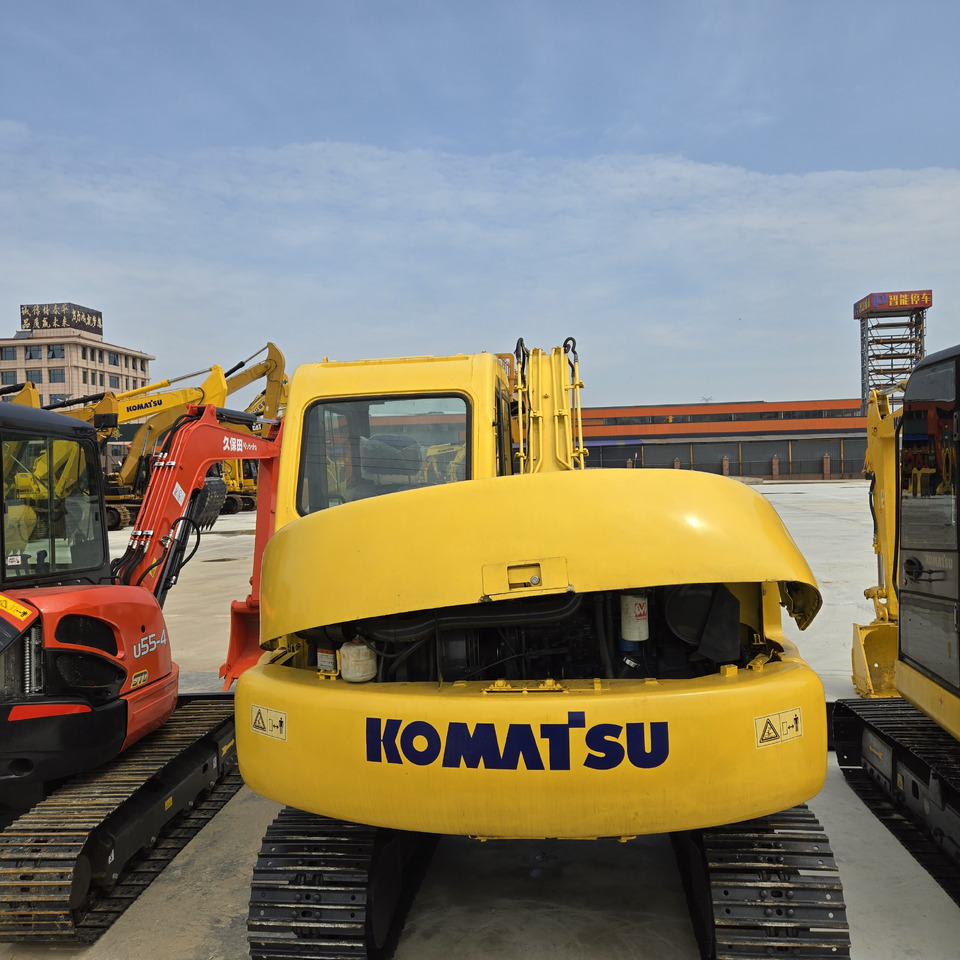 KOMATSU PC60 - Mini rýpadlo: obrázok 3 KOMATSU PC60 - Mini rýpadlo: obrázok 3