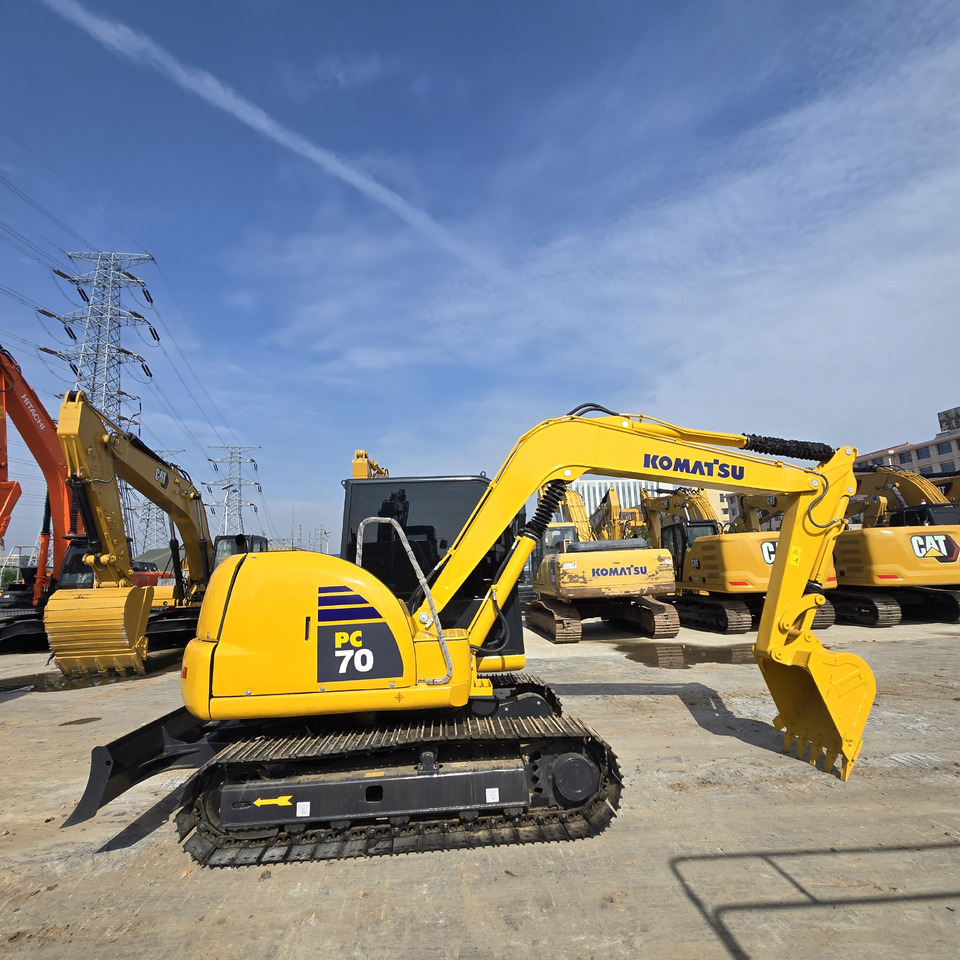 KOMATSU PC70-8 - Mini rýpadlo: obrázok 2 KOMATSU PC70-8 - Mini rýpadlo: obrázok 2