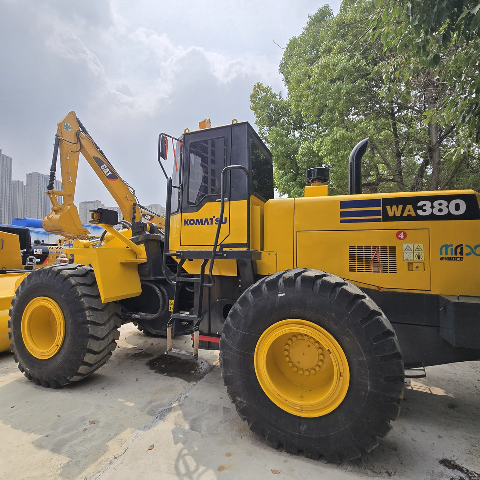 KOMATSU WA380 - Kolesový nakladač: obrázok 4 KOMATSU WA380 - Kolesový nakladač: obrázok 4