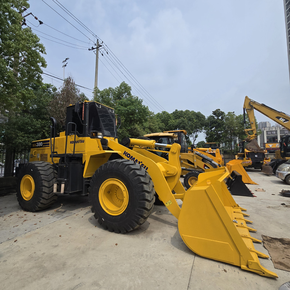 KOMATSU WA380 - Kolesový nakladač: obrázok 3 KOMATSU WA380 - Kolesový nakladač: obrázok 3