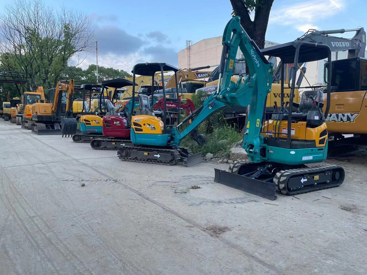 KUBOTA U15 - Mini rýpadlo: obrázok 1 KUBOTA U15 - Mini rýpadlo: obrázok 1