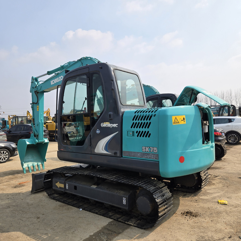 Kobelco SK75-8 - Mini rýpadlo: obrázok 3 Kobelco SK75-8 - Mini rýpadlo: obrázok 3